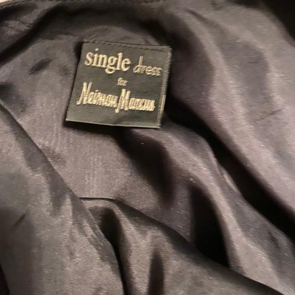 NEIMAN MARCUS Halter dress, 100 % silk, Sz S, NWOT - Picture 5 of 7